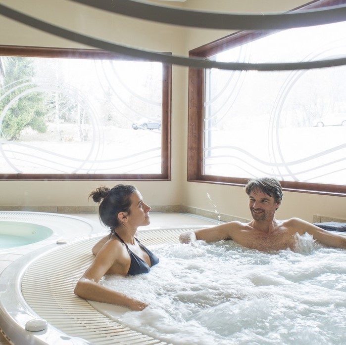 couple dans un spa à valmorel