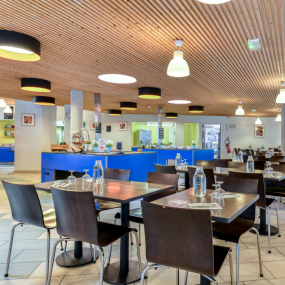 restaurant village club la grande motte